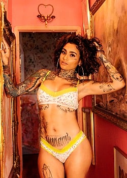 Kehlani image 1 of 4