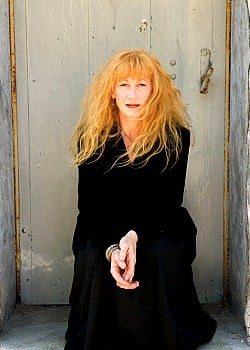 Loreena McKennitt image 1 of 1