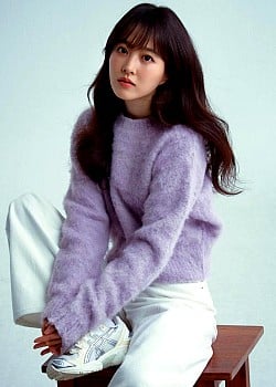 Park Bo-young image 1 of 2