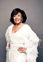 Shirley Bassey profile photo