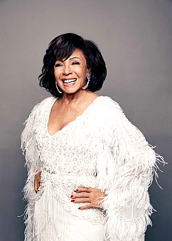 Shirley Bassey image 1 of 1