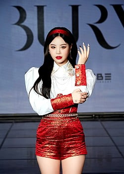 Soojin image 1 of 2