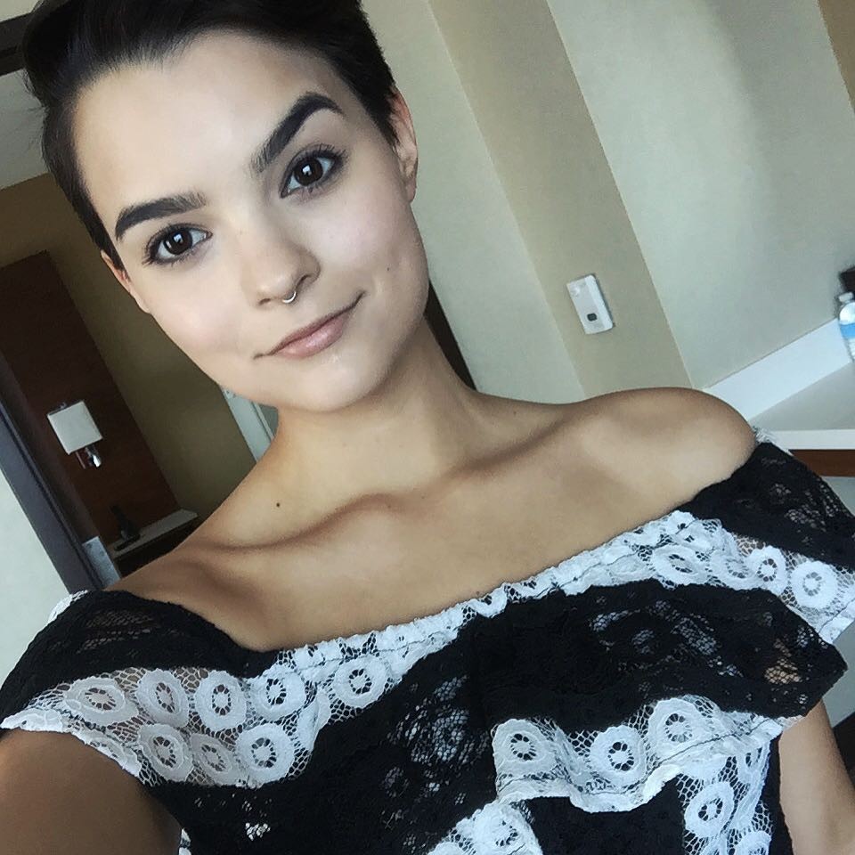 Brianna Hildebrand - Free pics, galleries & more at Babepedia