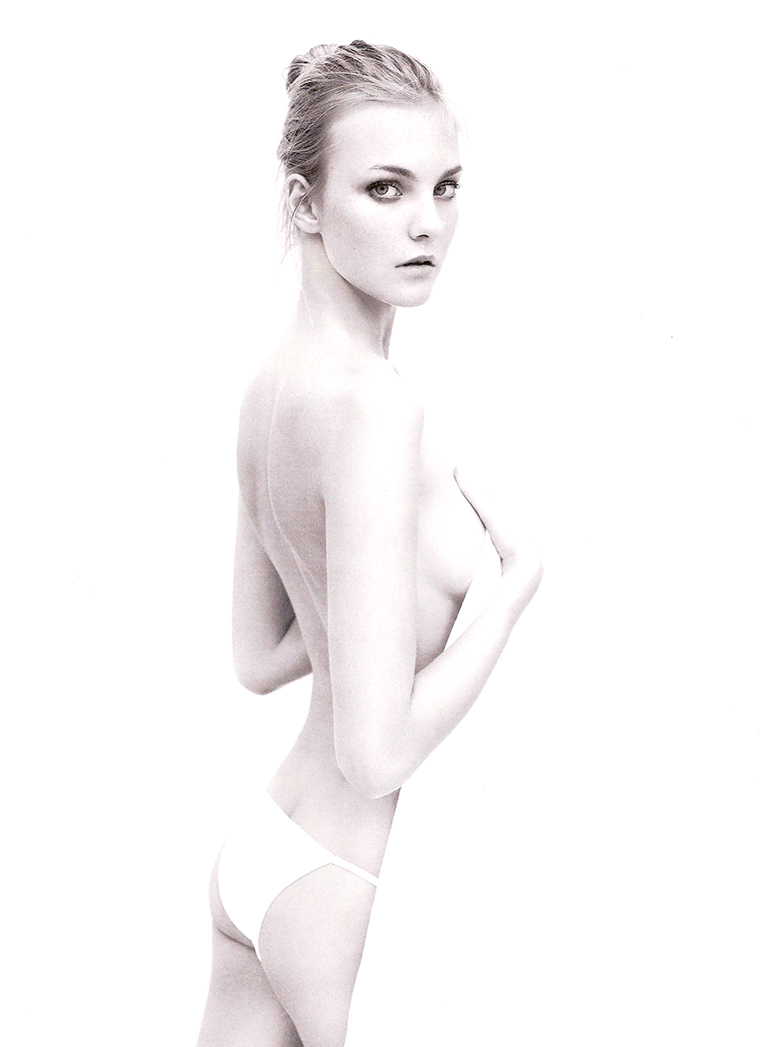 Caroline Trentini - Free pics, galleries & more at Babepedia