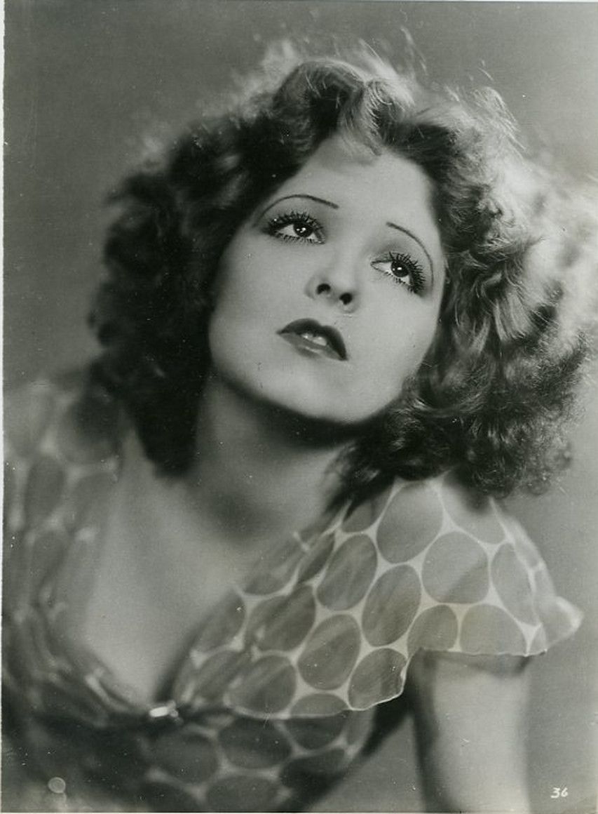 Clara Bow - Free pics, galleries & more at Babepedia