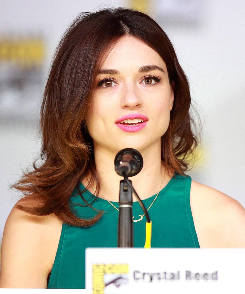 Crystal Reed - Free pics, galleries & more at Babepedia