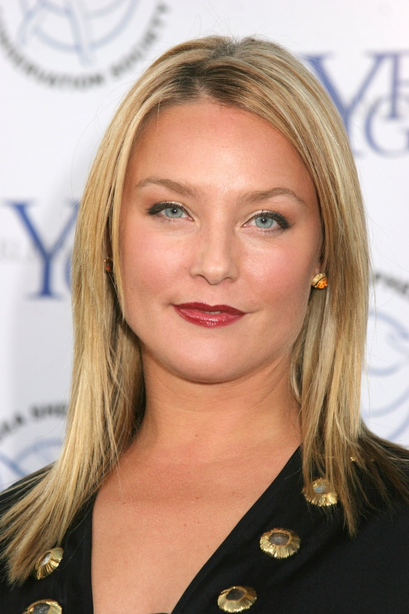 Elisabeth Rohm - Free pics, galleries & more at Babepedia