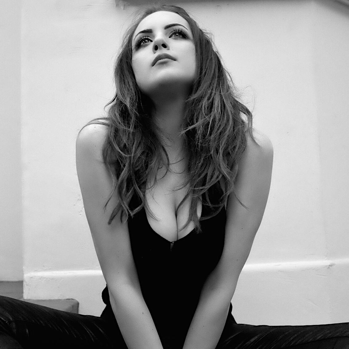 Элизабет певица. Elizabeth Gillies. Лиз Гиллис фотосессии. Элизабет Гиллис фотосессии. Elizabeth Gillies hot.