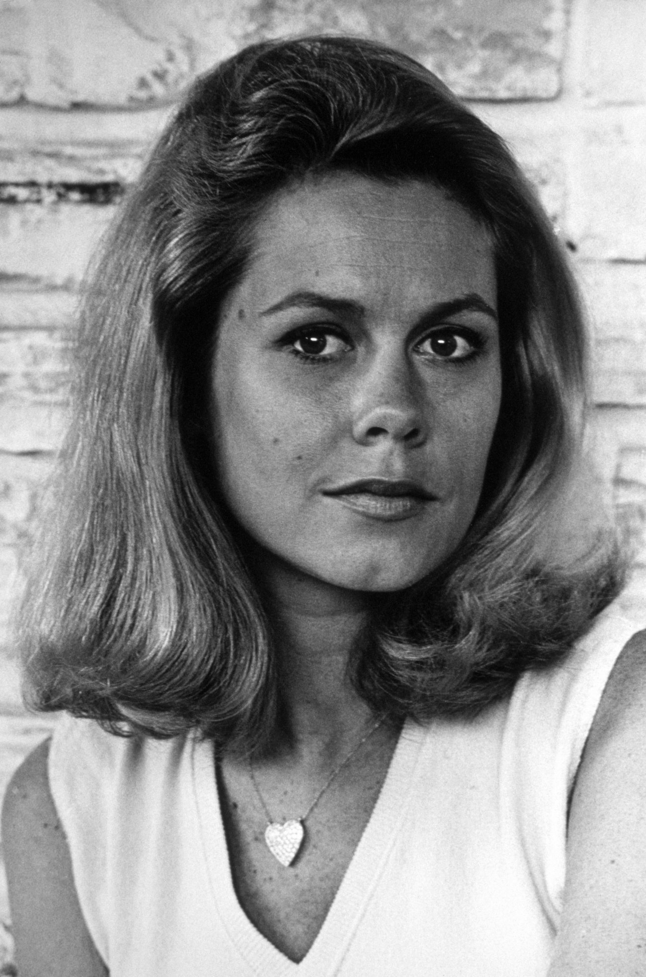 Элизабет монтгомери. Bewitched Elizabeth Montgomery. Делия Монтгомери. Элизабет Монтгомери актриса.