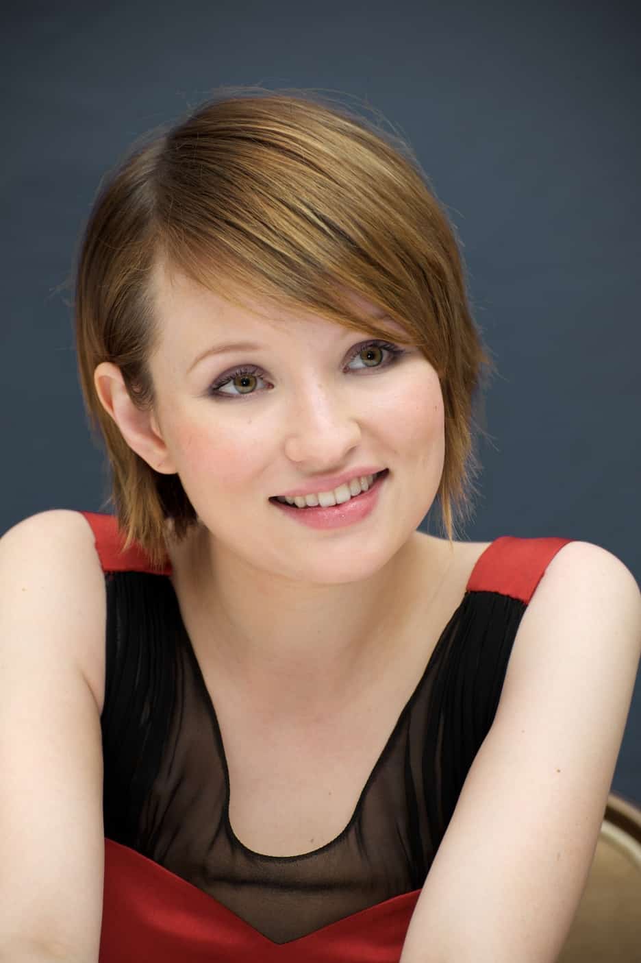 Emily Browning - Free pics, galleries & more at Babepedia