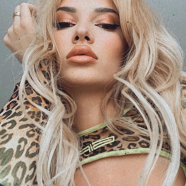 Era Istrefi Porno - Era Istrefi - Free pics, galleries & more at Babepedia