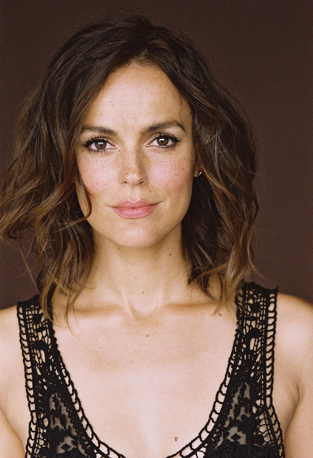 1198px x 1753px - Erin Cahill - Free pics, galleries & more at Babepedia