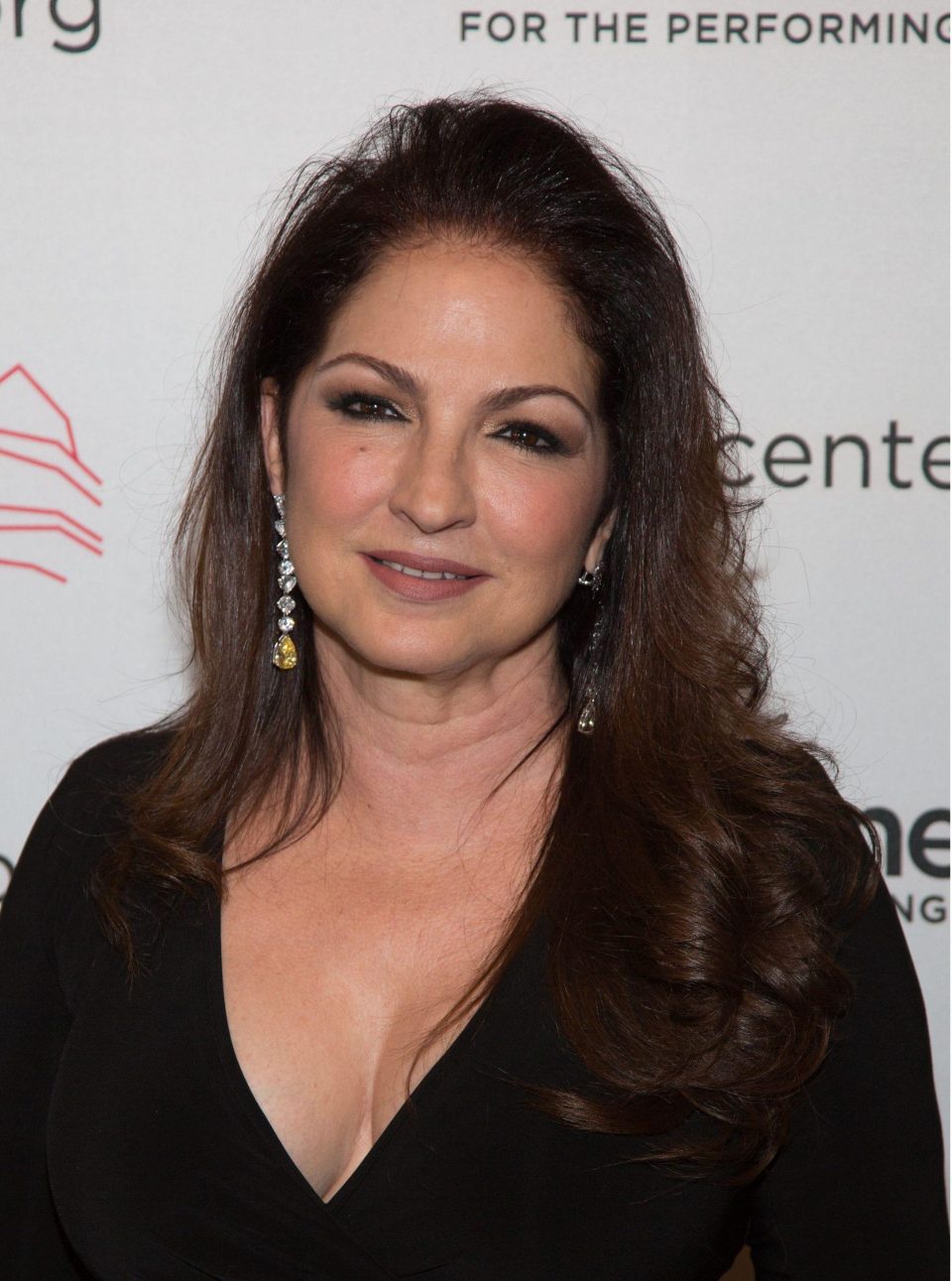 Gloria Estefan - Free pics, galleries & more at Babepedia