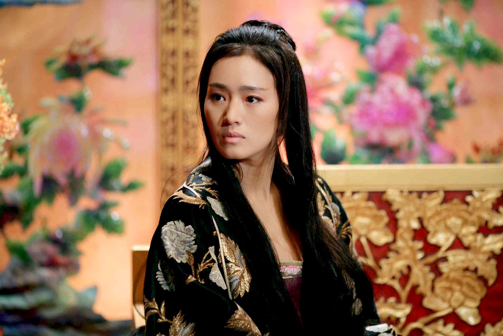 Gong Li - Free pics, galleries & more at Babepedia