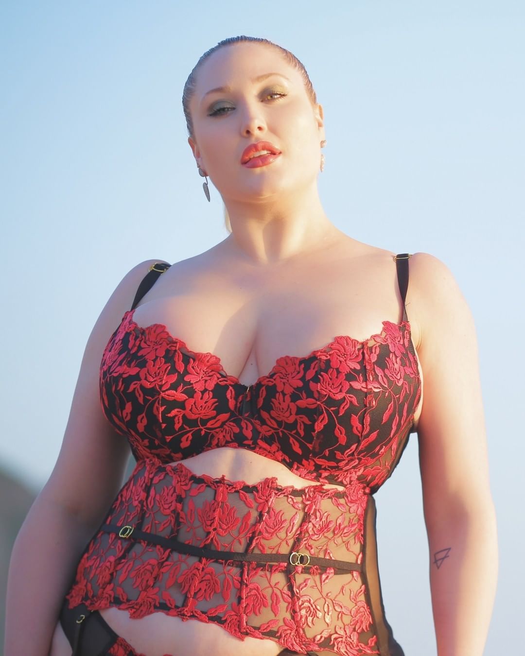 Hayley Hasselhoff - Free nude pics, galleries & more at Babepedia