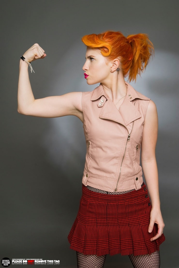 Hayley Williams - Free pics, galleries & more at Babepedia