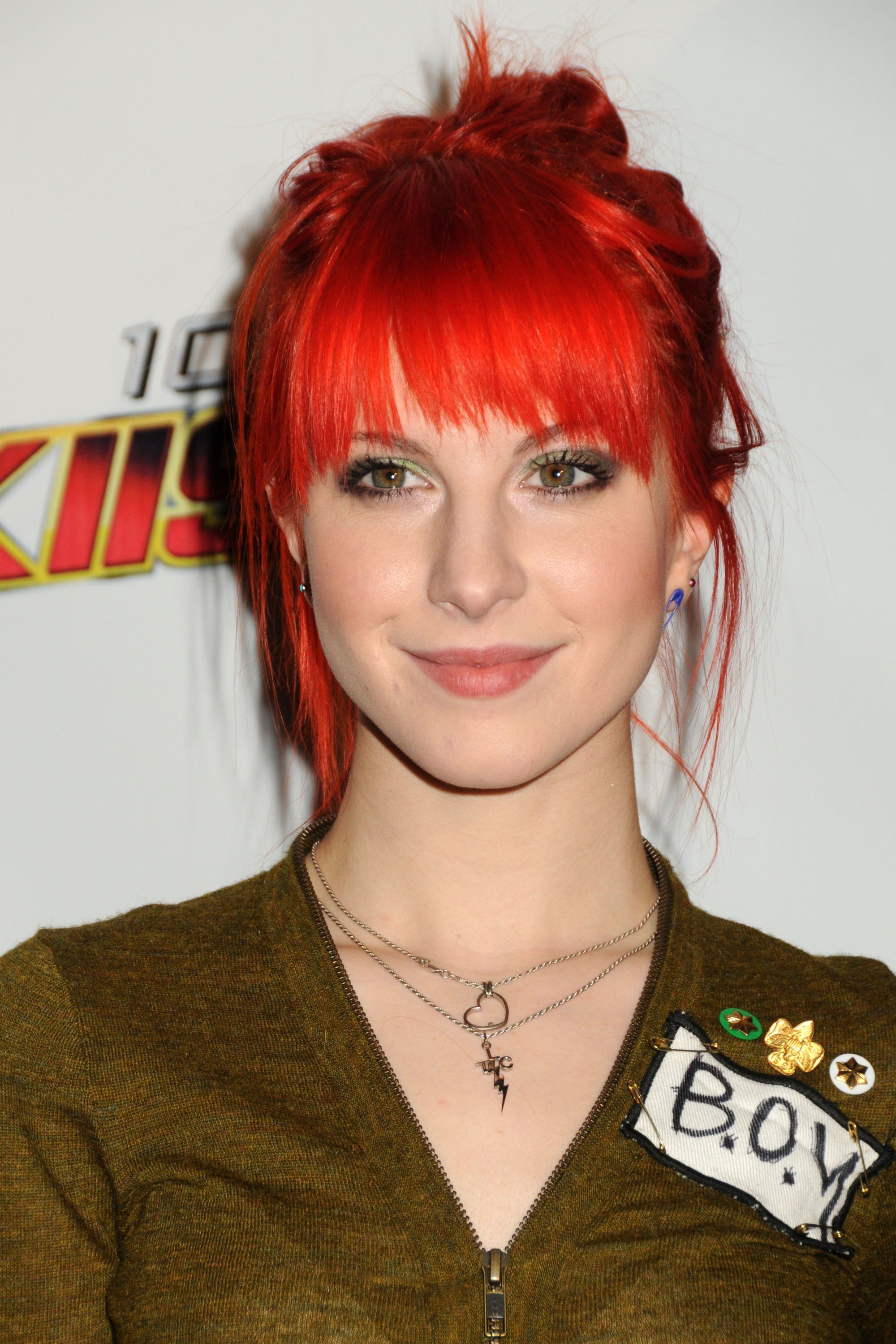 Hayley Williams - Free pics, galleries & more at Babepedia