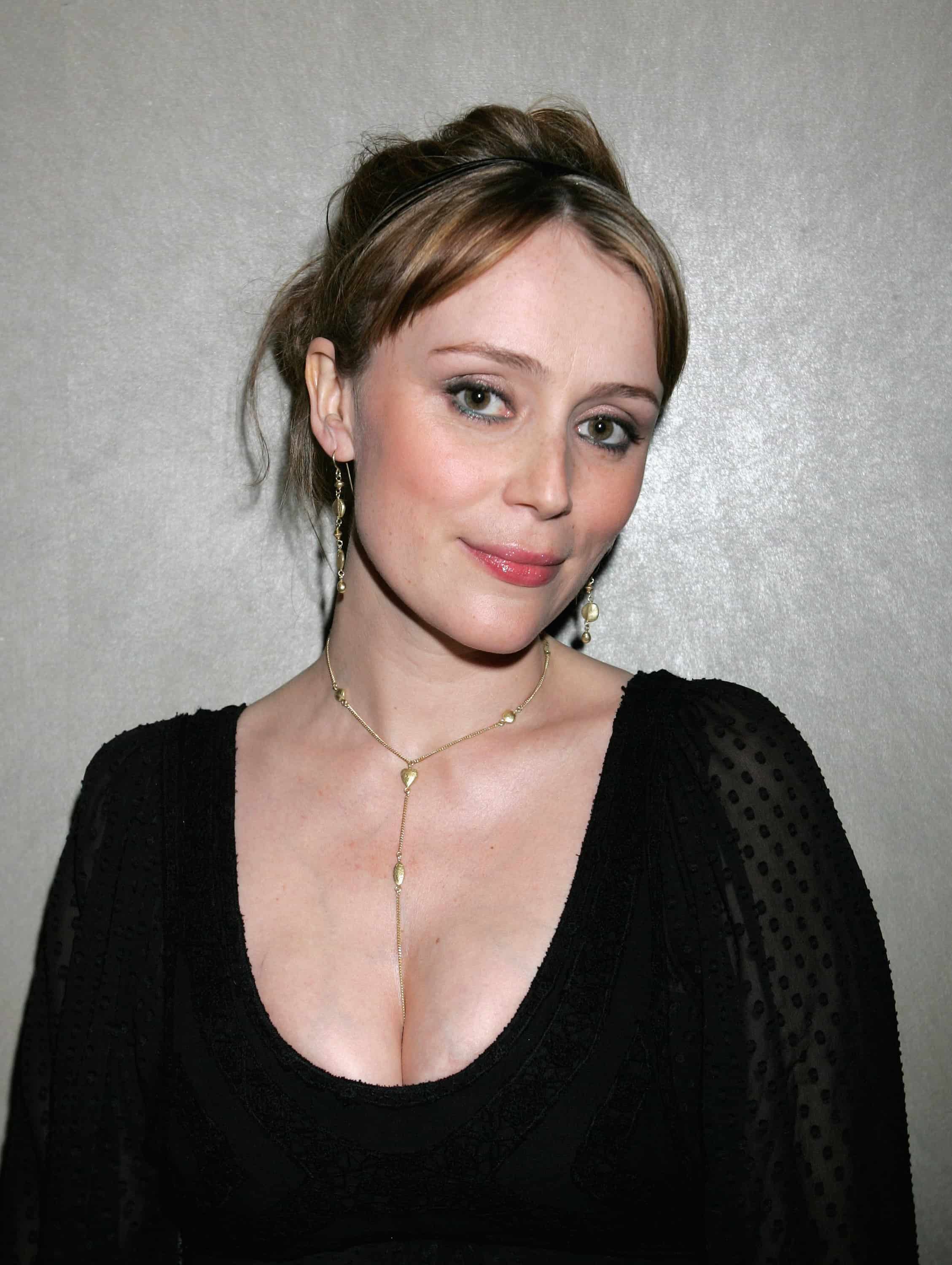 Keeley Hawes - Free pics, galleries & more at Babepedia