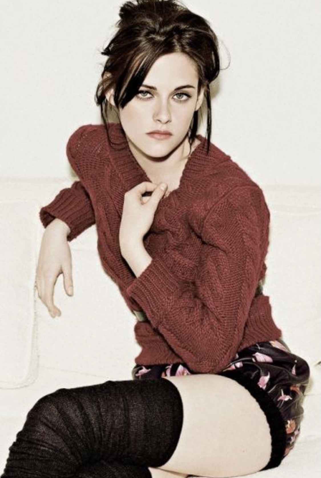 Kristen Stewart - Free sexy pics, galleries & more at Babepedia