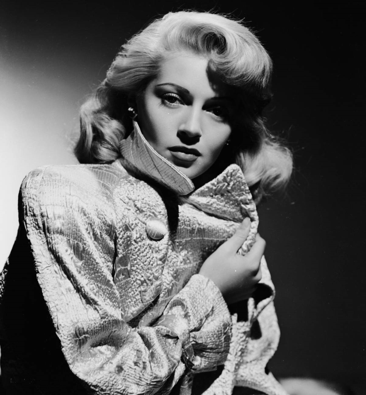 Lana Turner - Free pics, galleries & more at Babepedia