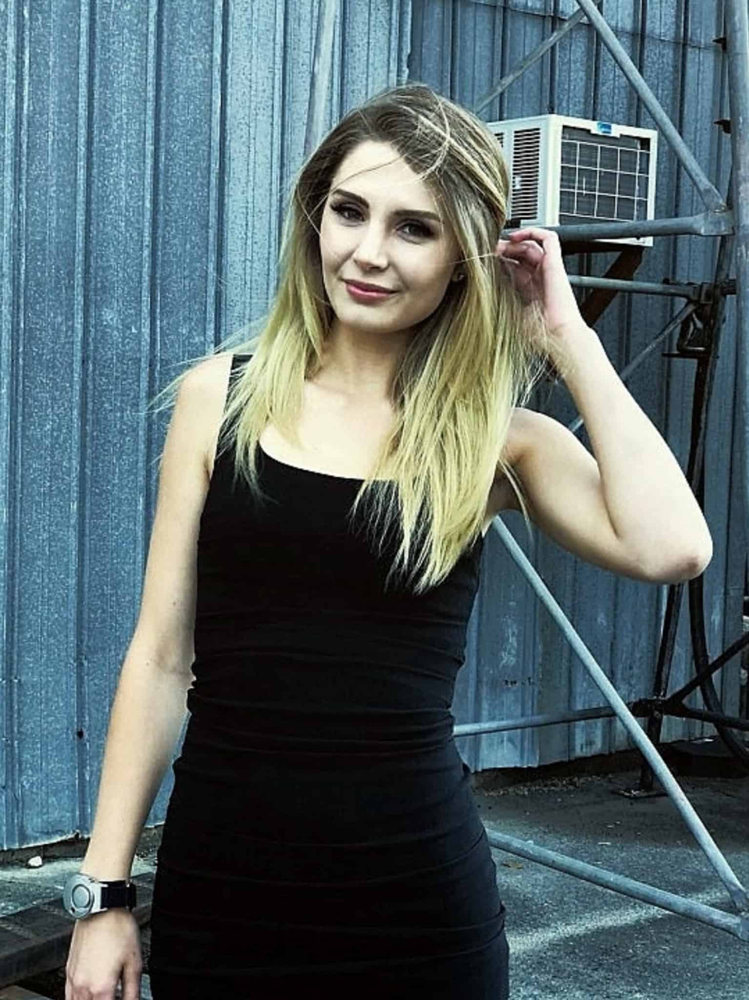 Lauren Southern - Free pics, galleries & more at Babepedia