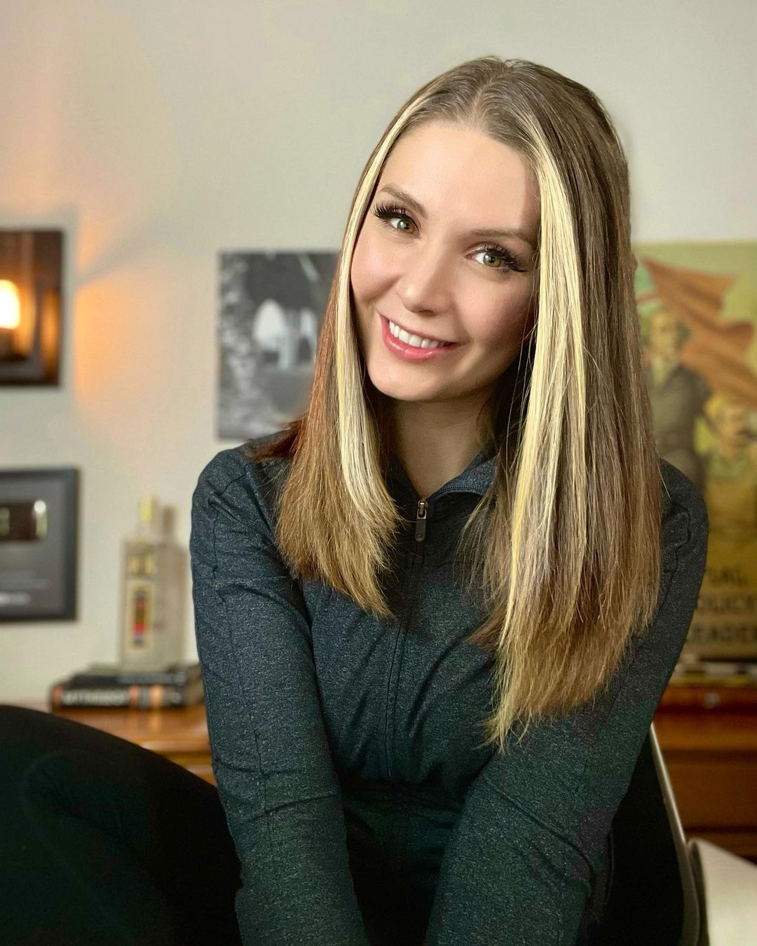 Lauren Southern - Free pics, galleries & more at Babepedia