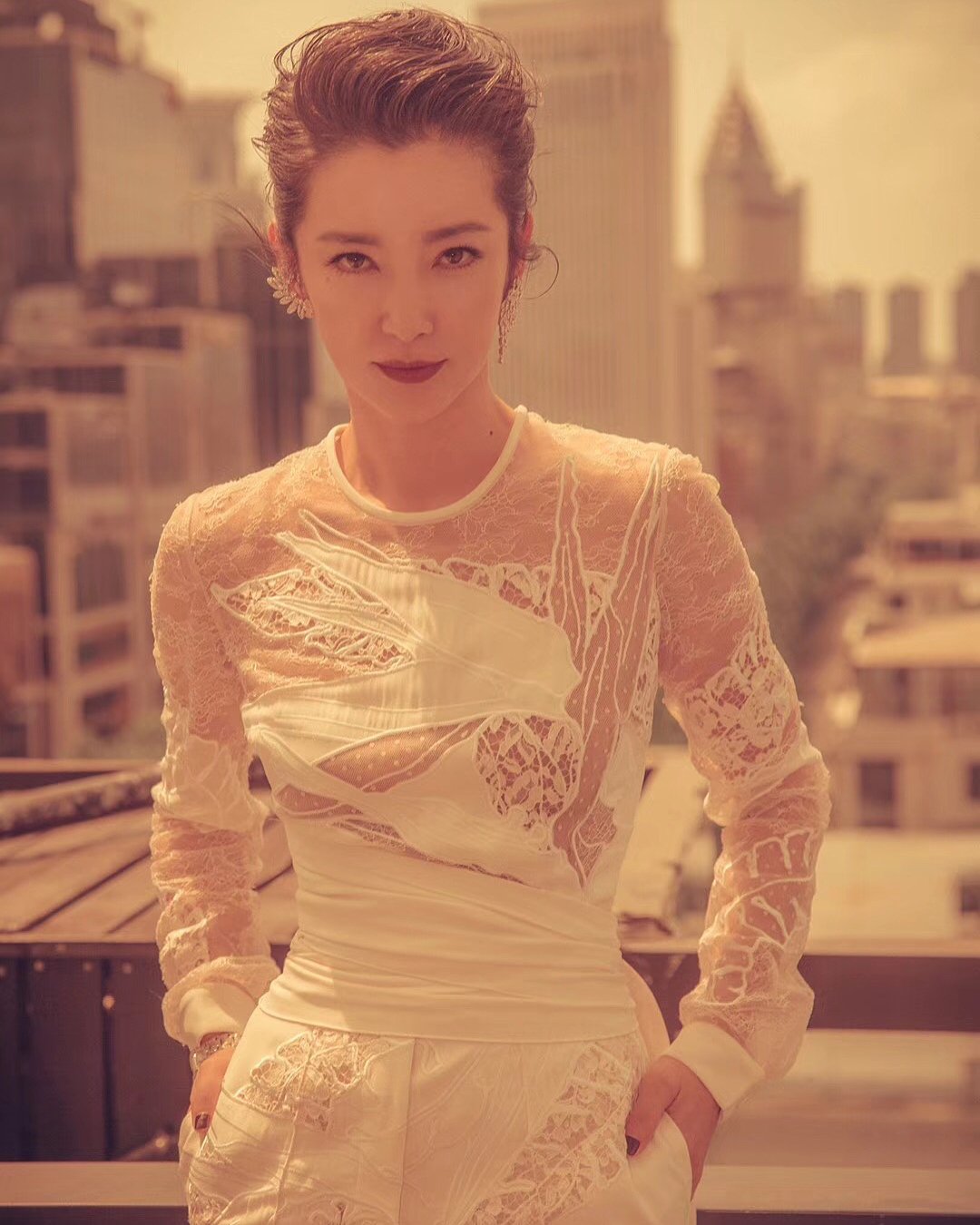 Li Bingbing - Free pics, galleries & more at Babepedia