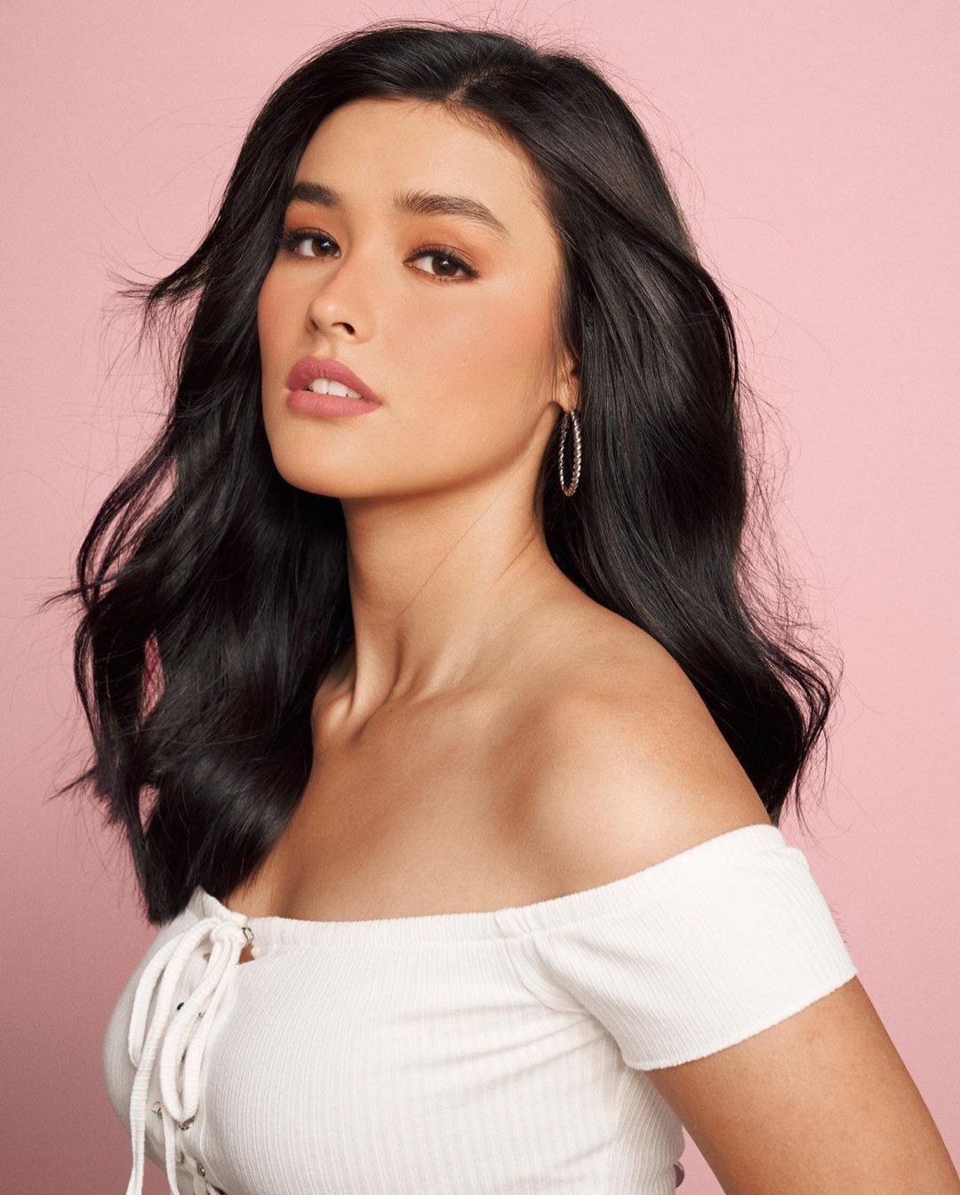 Liza Soberano - Free sexy pics, galleries & more at Babepedia