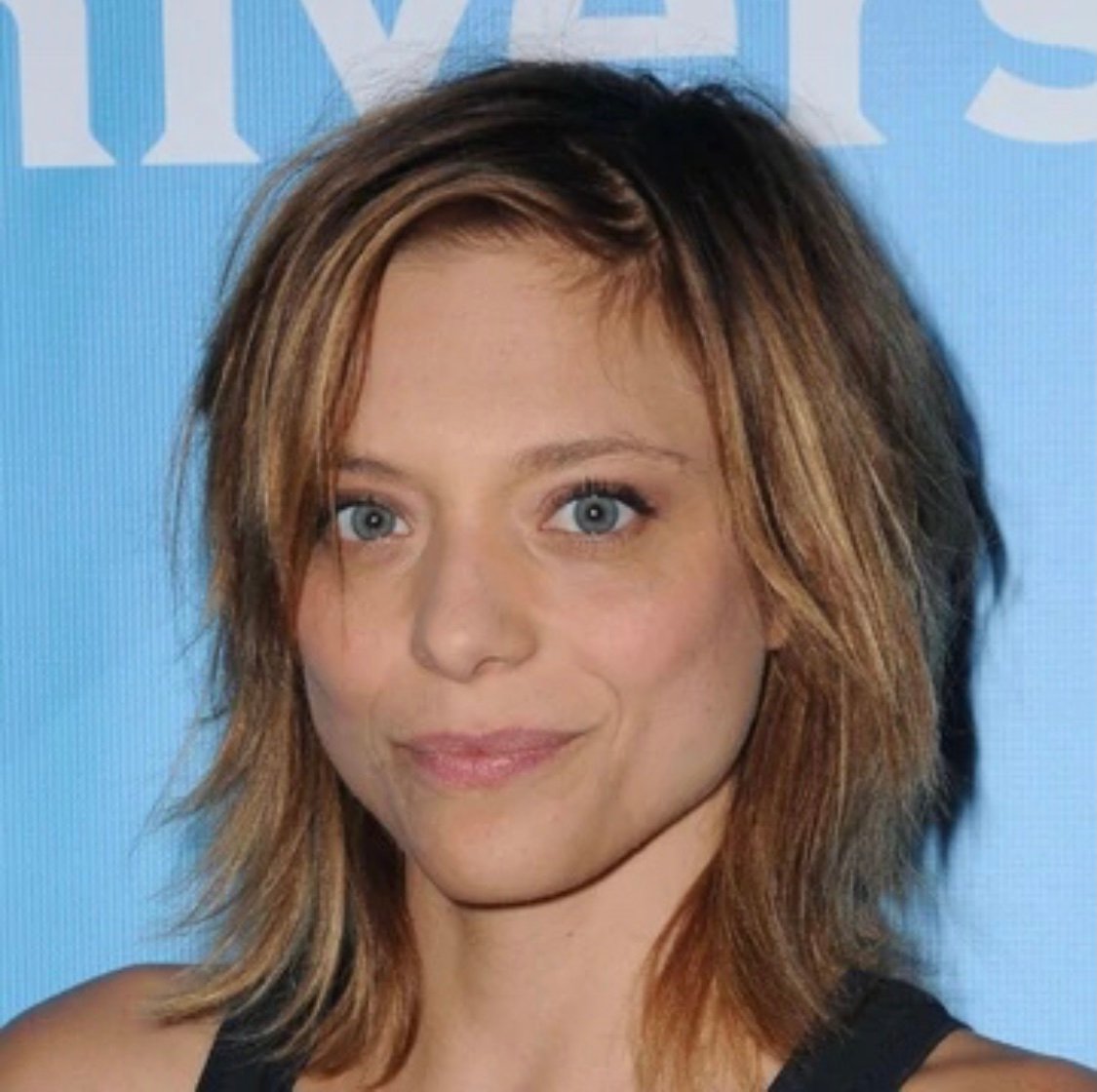 Lizzie Brochere - Free pics, galleries & more at Babepedia