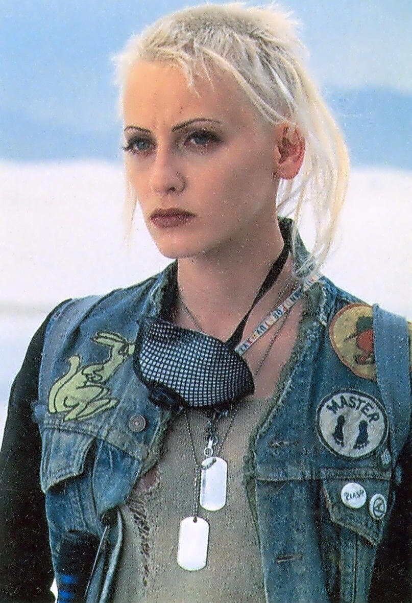 Lori Petty - Free pics, galleries & more at Babepedia