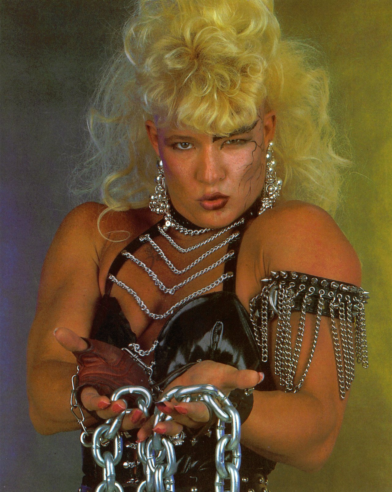 Luna Vachon - Free pics, galleries & more at Babepedia