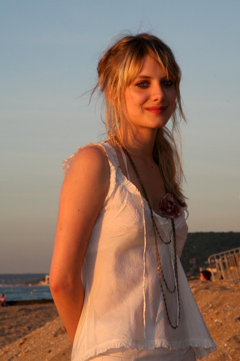 Melanie Laurent - Free pics, galleries & more at Babepedia