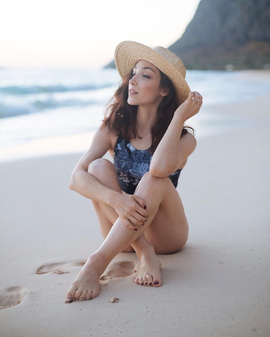 Meryl Davis - Free pics, galleries & more at Babepedia