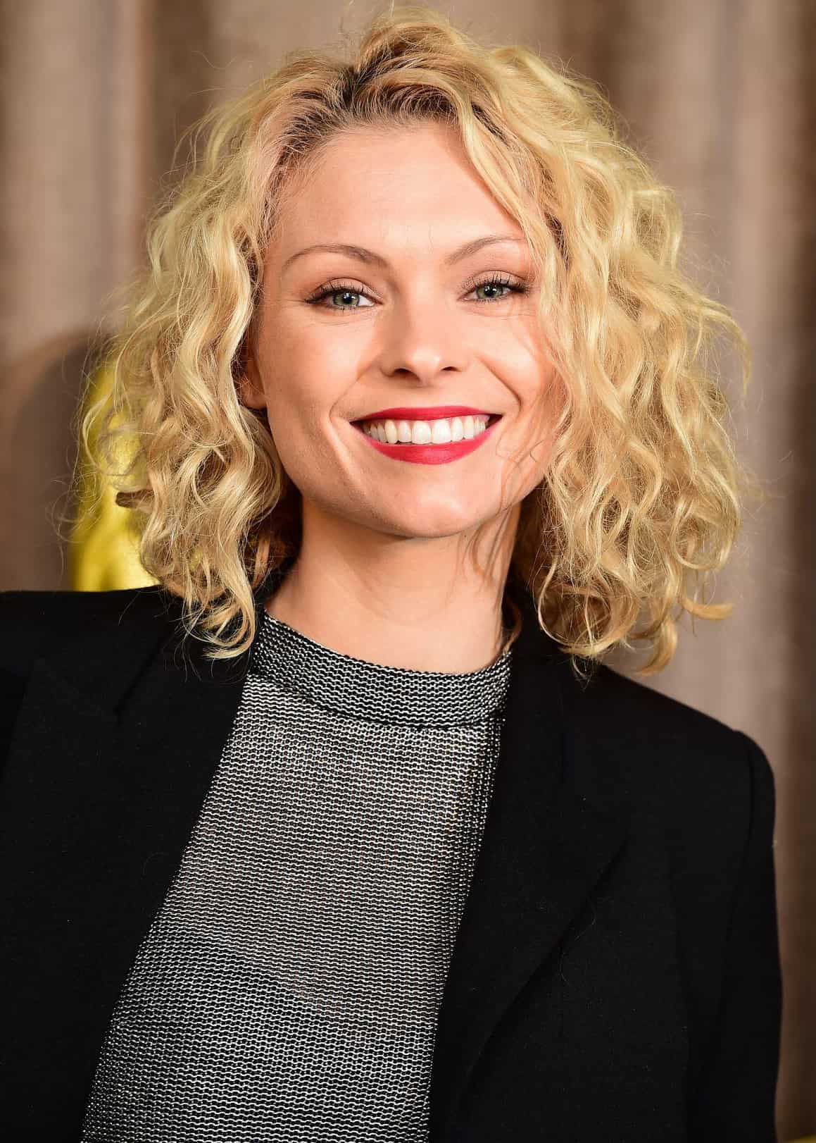 MyAnna Buring - Free pics, galleries & more at Babepedia