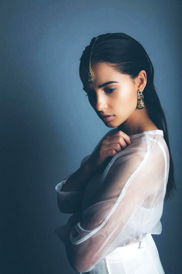 Naomi Scott - Free pics, galleries & more at Babepedia