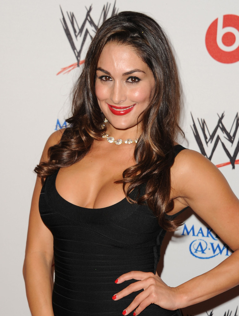 Nikki Bella - Free pics, galleries & more at Babepedia