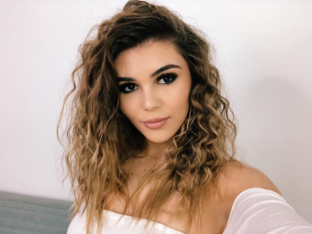 Olivia Jade Giannulli - Free pics, galleries & more at Babepedia