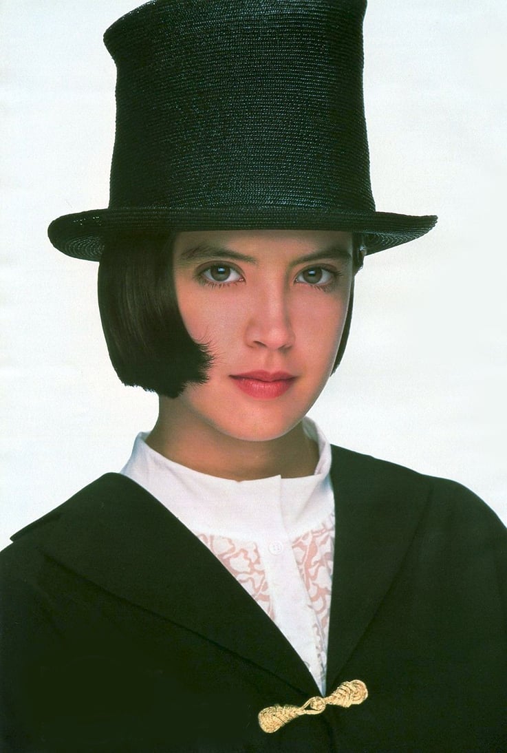 Phoebe Cates - Free pics, galleries & more at Babepedia