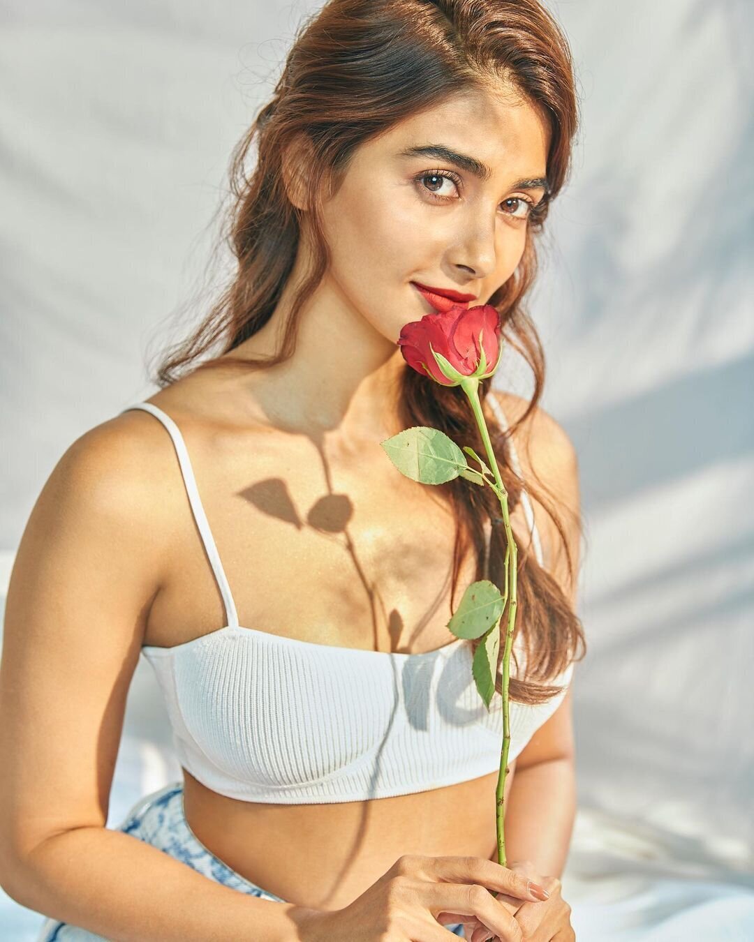 Pooja Hegde - Free pics, galleries & more at Babepedia