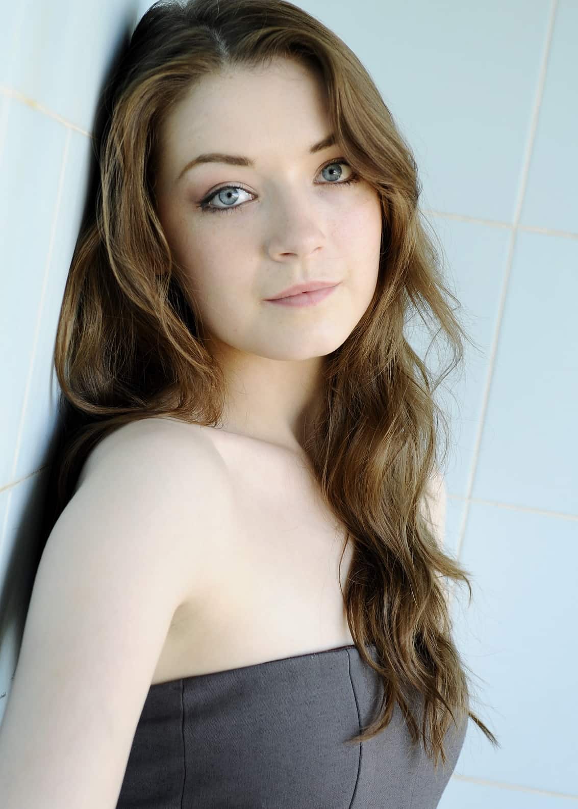 Sarah Bolger - Free pics, galleries & more at Babepedia