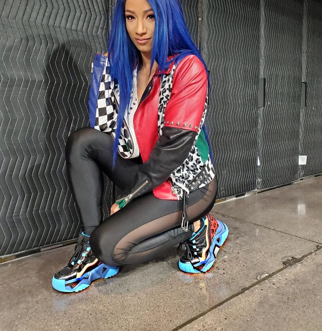 Sasha Banks - Free pics, galleries & more at Babepedia