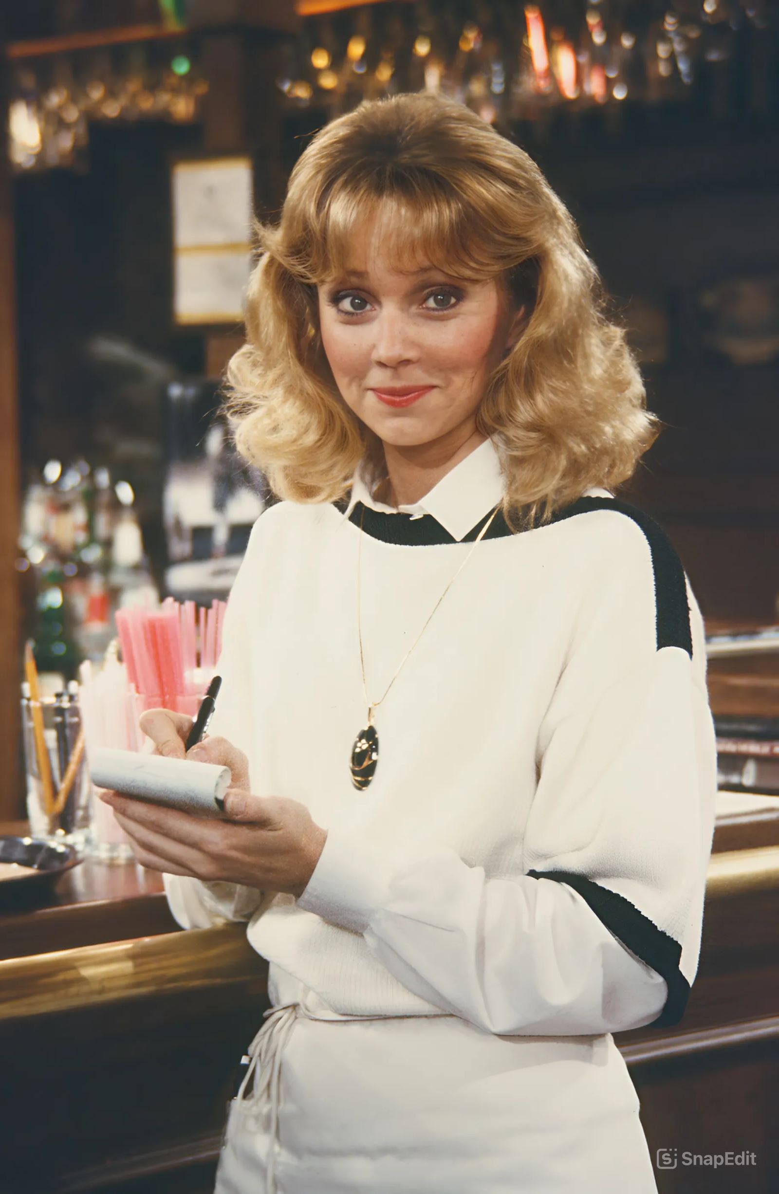 Shelley Long - Free pics, galleries & more at Babepedia