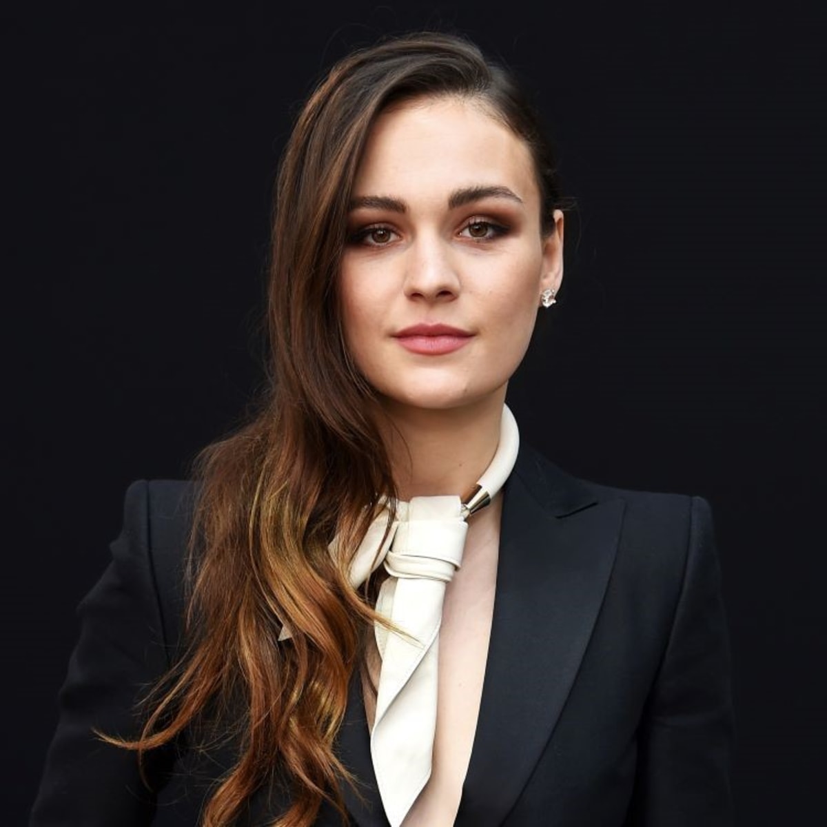 Sophie Skelton - Free pics, galleries & more at Babepedia