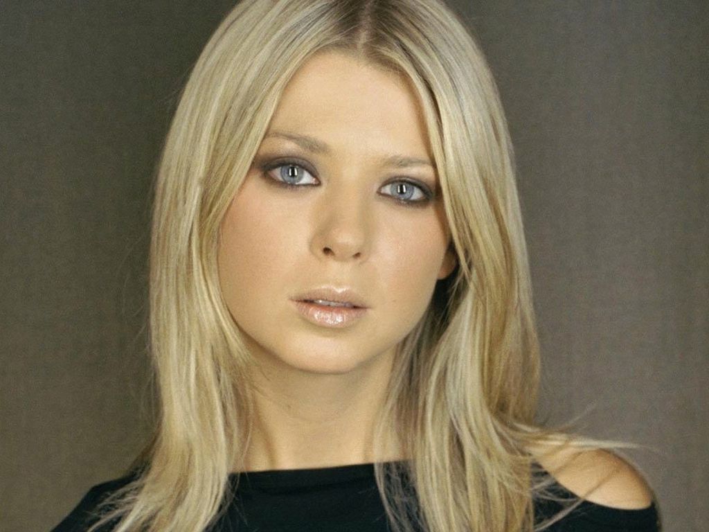 Tara Reid - Free nude pics, galleries & more at Babepedia