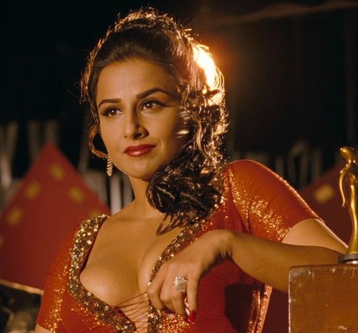 Vidya Balan - Free pics, galleries & more at Babepedia