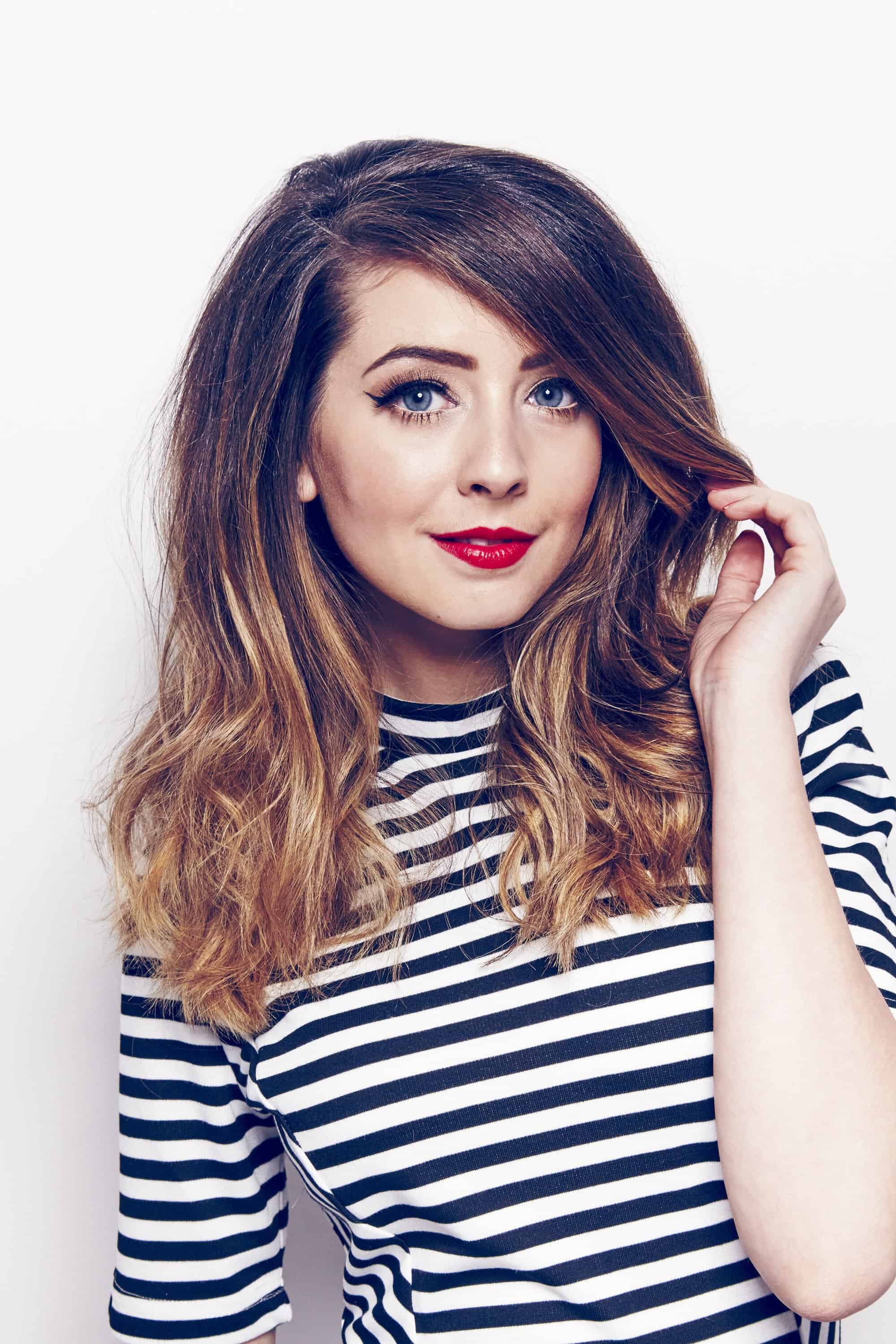 Zoe Sugg - Free pics, galleries & more at Babepedia